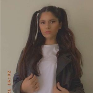 Meet your Posher, Amina